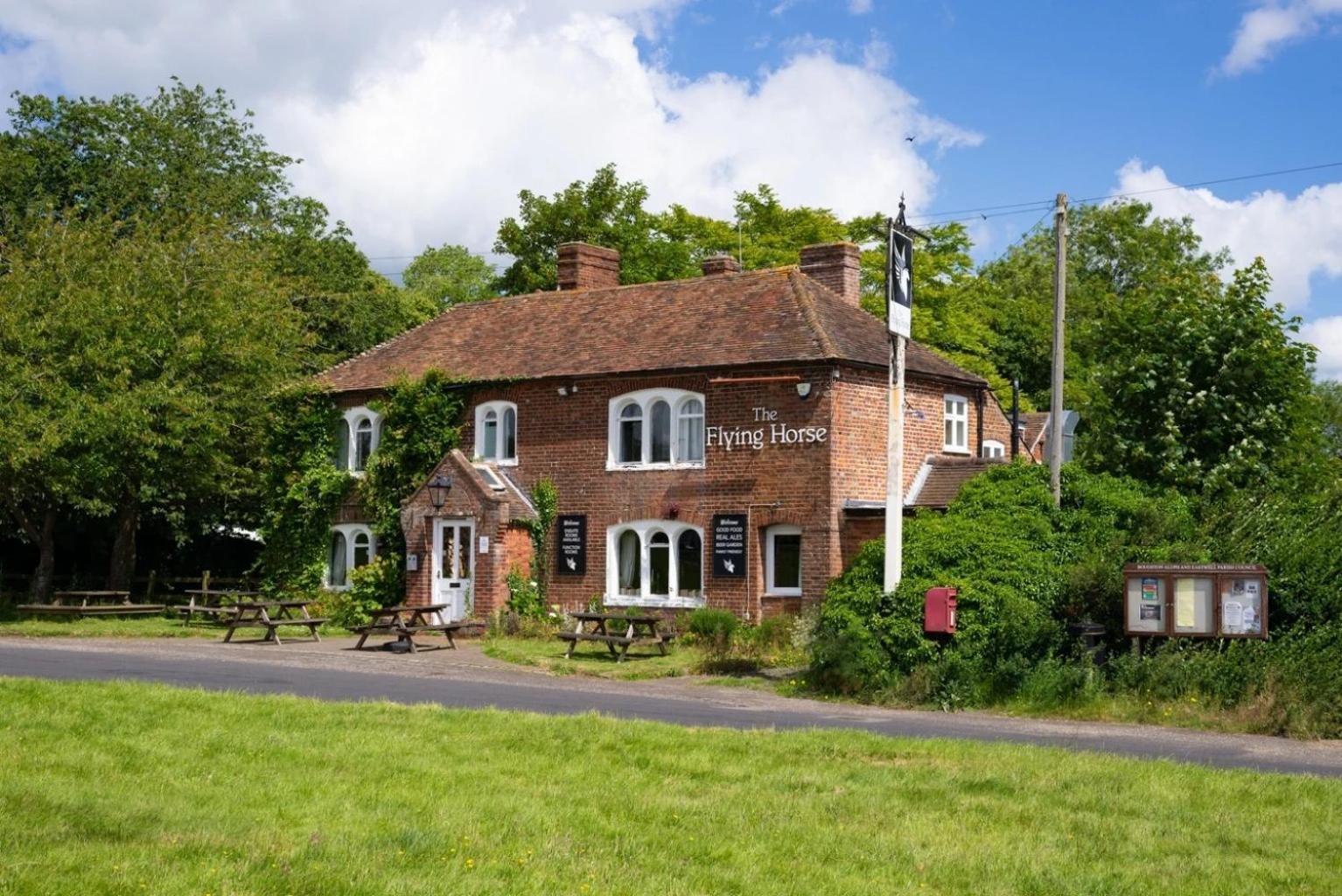The Flying Horse Inn Boughton Aulph Exterior photo