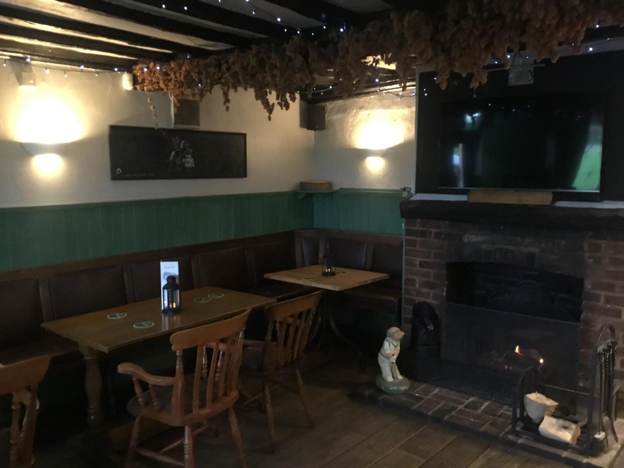 The Flying Horse Inn Boughton Aulph Exterior photo