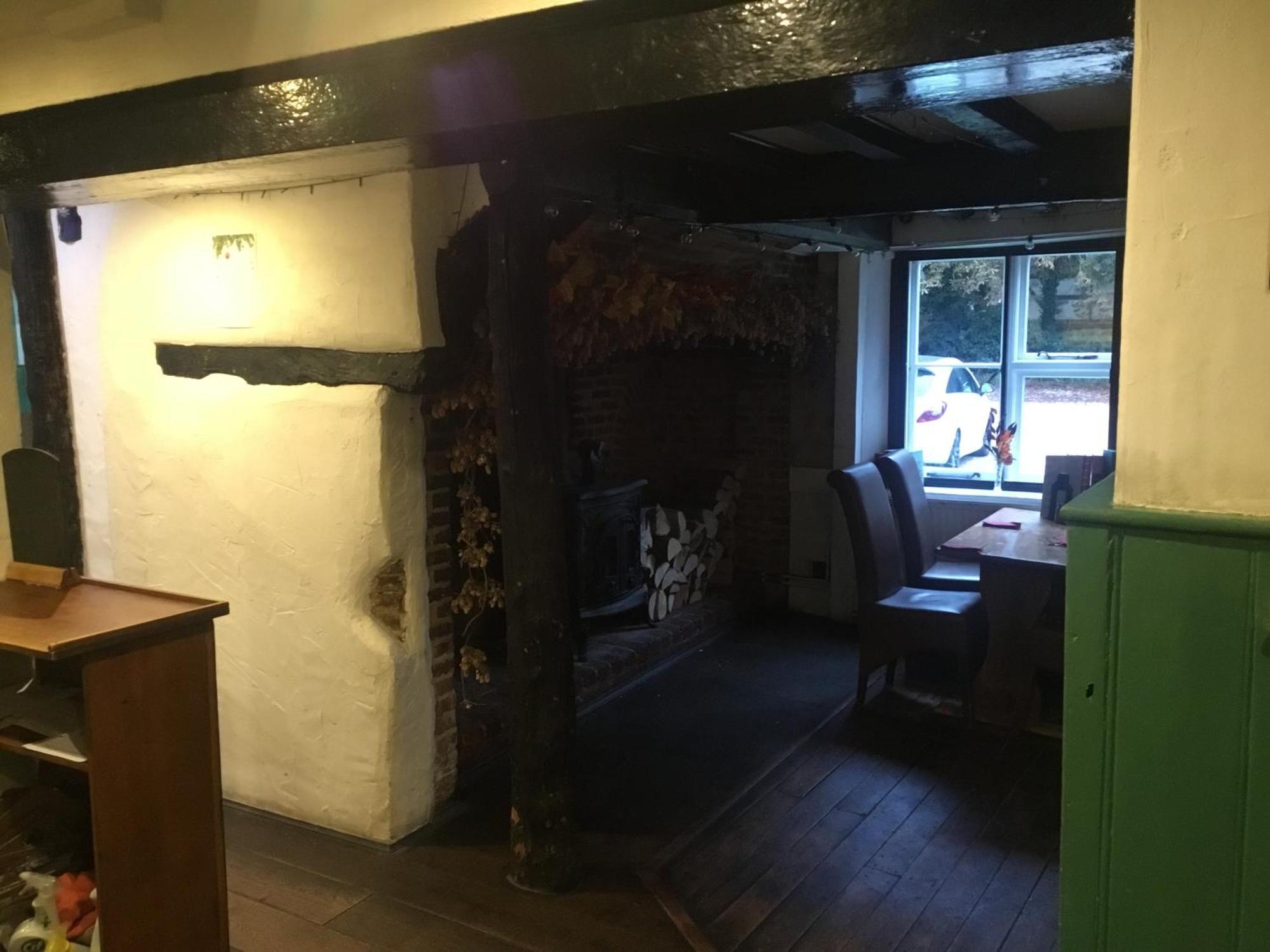 The Flying Horse Inn Boughton Aulph Exterior photo