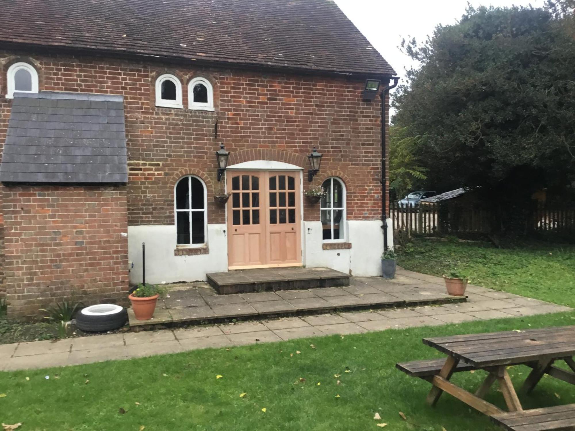 The Flying Horse Inn Boughton Aulph Exterior photo