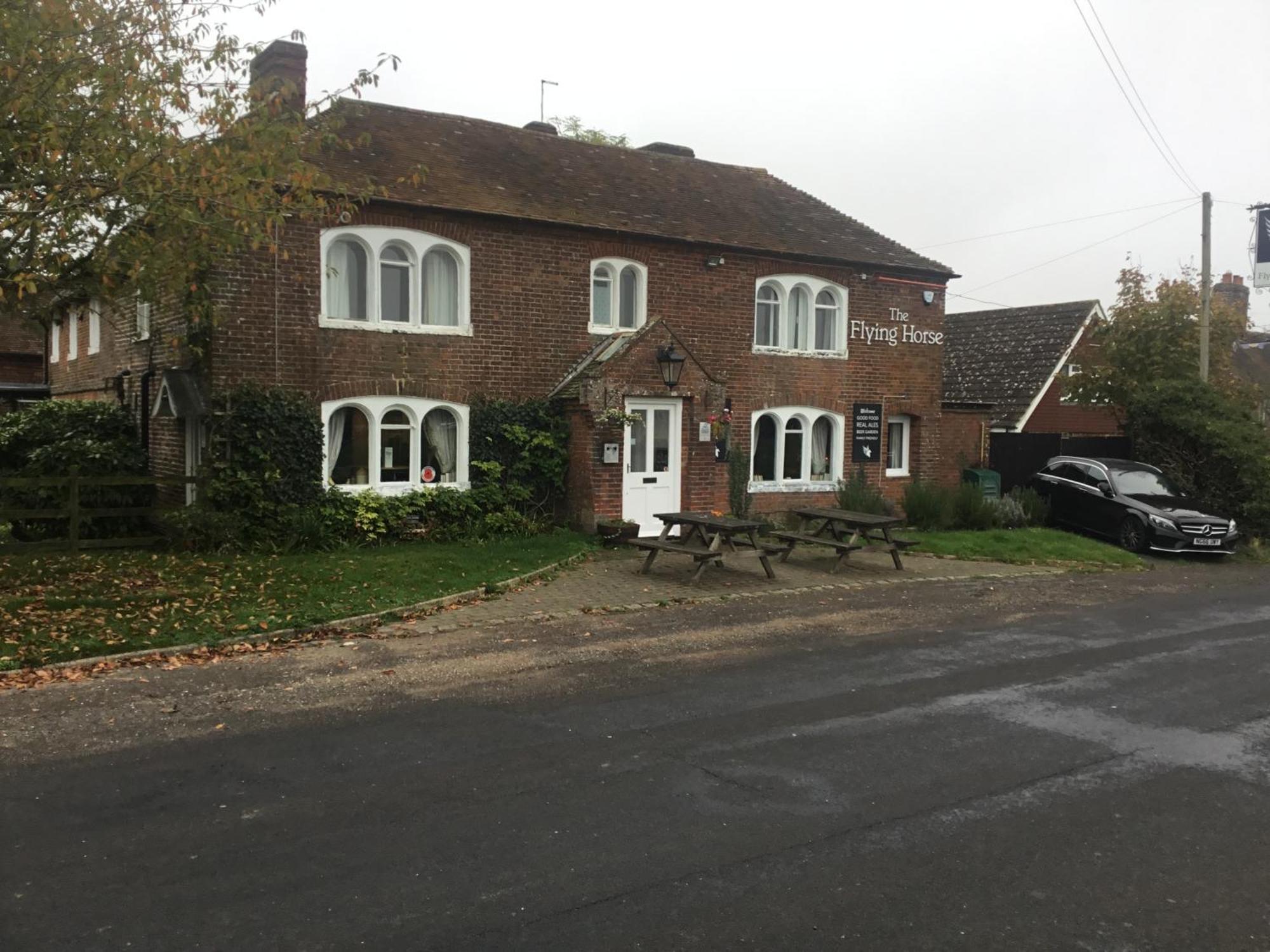 The Flying Horse Inn Boughton Aulph Exterior photo